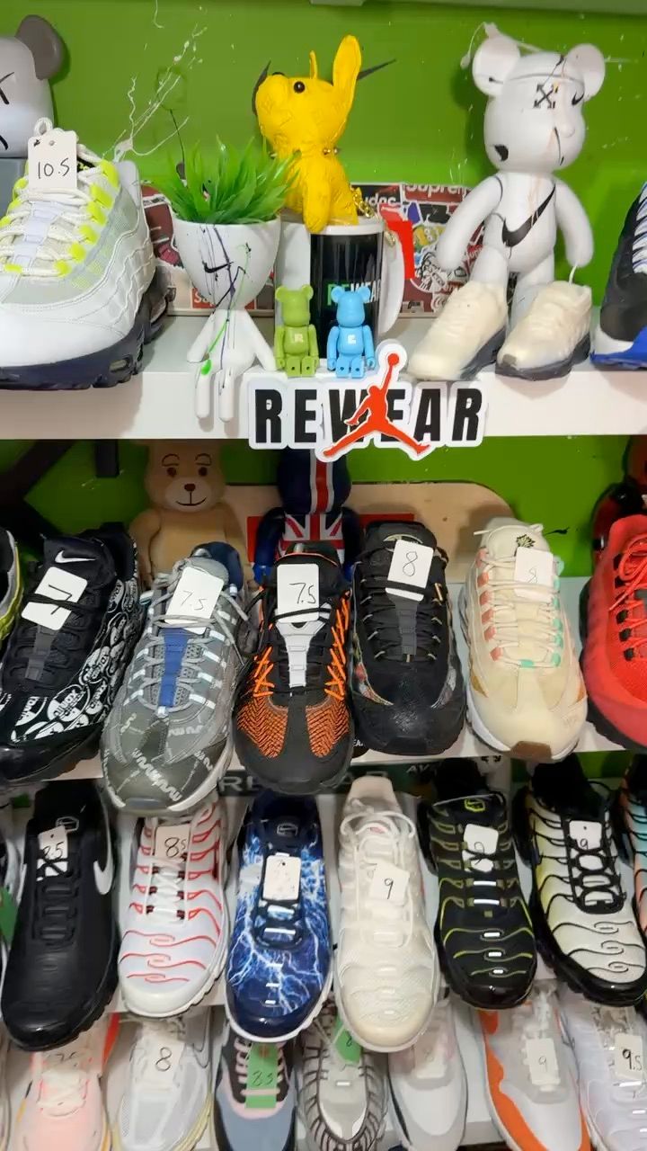 Subasta en directo: PRE LOVED & NEW SNEAKERS 95s TNS por rewearuk