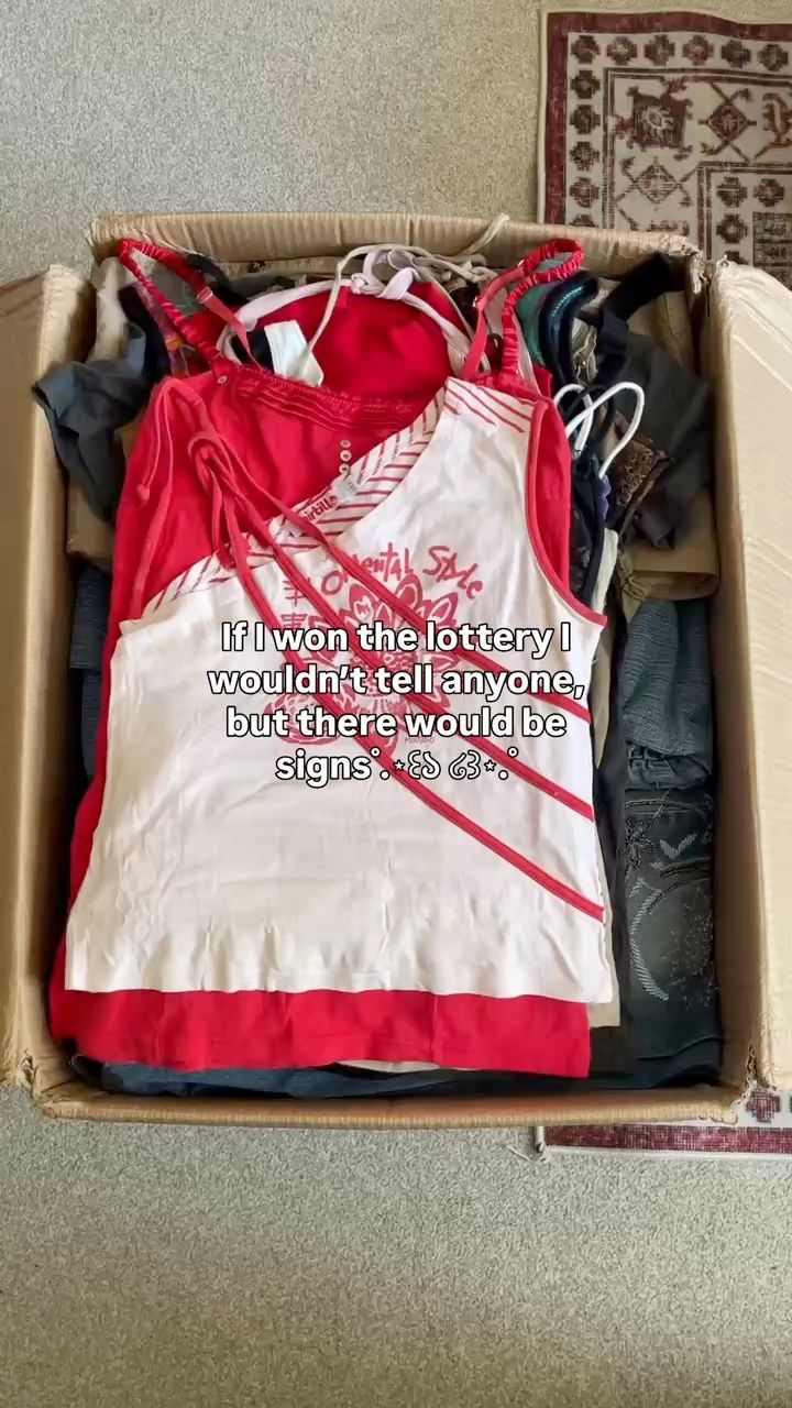 Live Womenswear auction: Brand NEW Vintage + £10 starts 🪷🐆💌 D&G, Cavalli + More by ciaobellashop