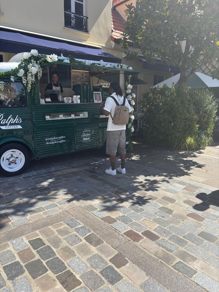 Live Sportswear auction: 🔥💙💸 £100 BUYERS GIVEAWAY-BBC-SNEAKERS-ICECREAM-GUCCI- 💸 LIVE AT 7PM 🔥 EVERY BUYER ENTERED 🛍️ TAP IN FAST!! by bluecoded