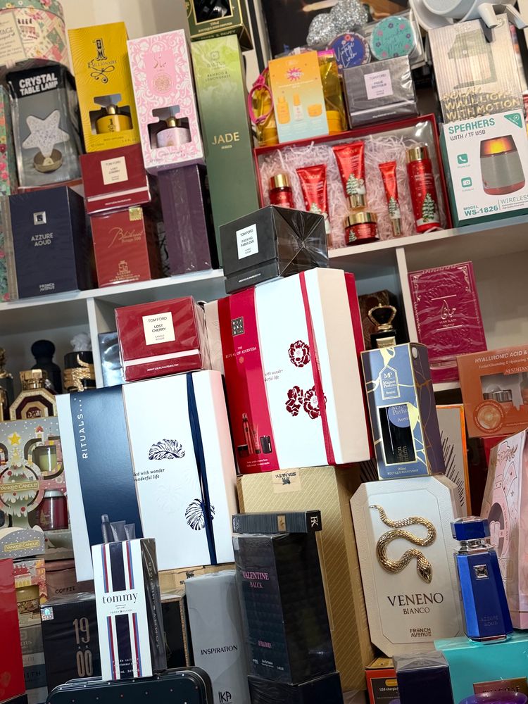 Live auction: Rituals perfumes household candles gift sets plouise LOTS OF CHRISTMAS ITEMS by naff381