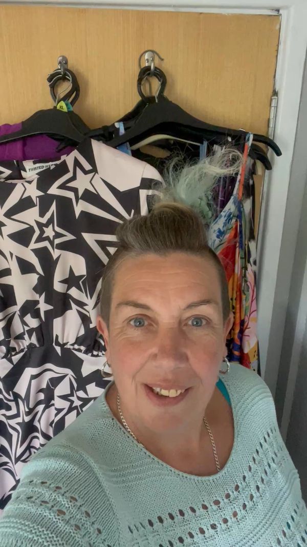 Live auction: Sheedys Preloved  by sheedyspreloved