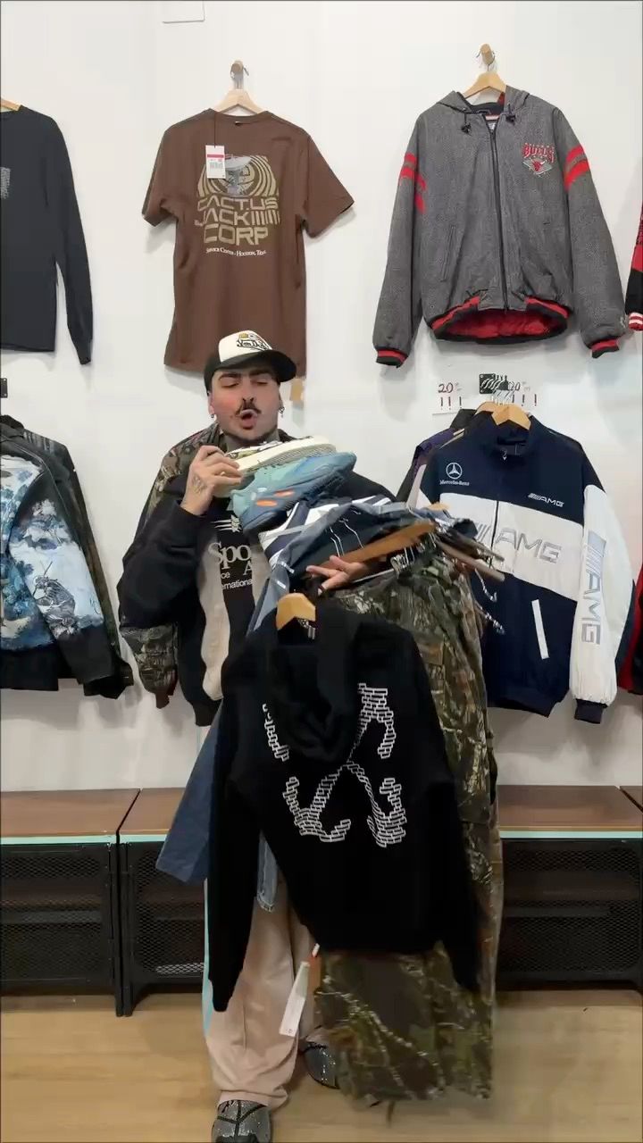 Live auction: EL MEJOR STREETWEAR, SNEAKERS Y VINTAGE DESDE 1€ by rassellshop