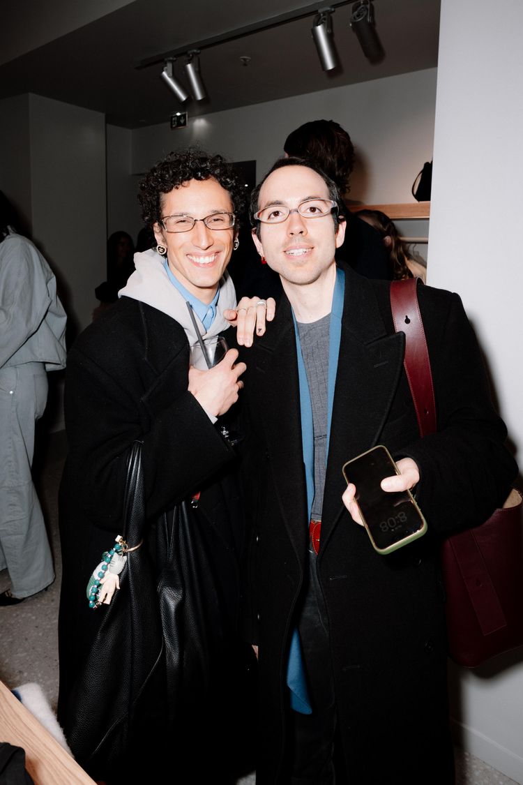 Live Womenswear auction: Vintagia's Live! Vendita all'asta a partire da 1€ by vintagia