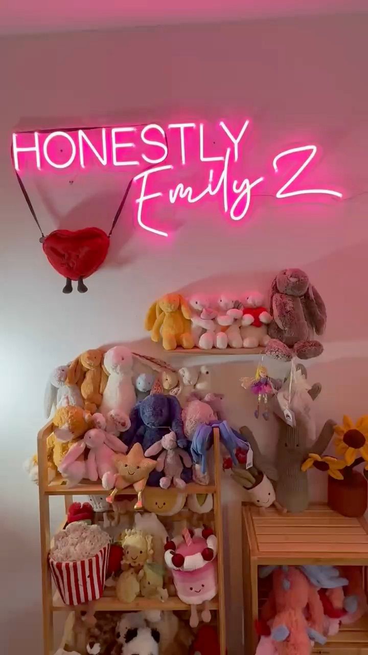 Live Womenswear auction: 🎉👀 MEGGA JELLYCAT LIVE! 👀🎉 Giveaways! Bargain buy it now’s! £1 starts! by honestlyemilyz