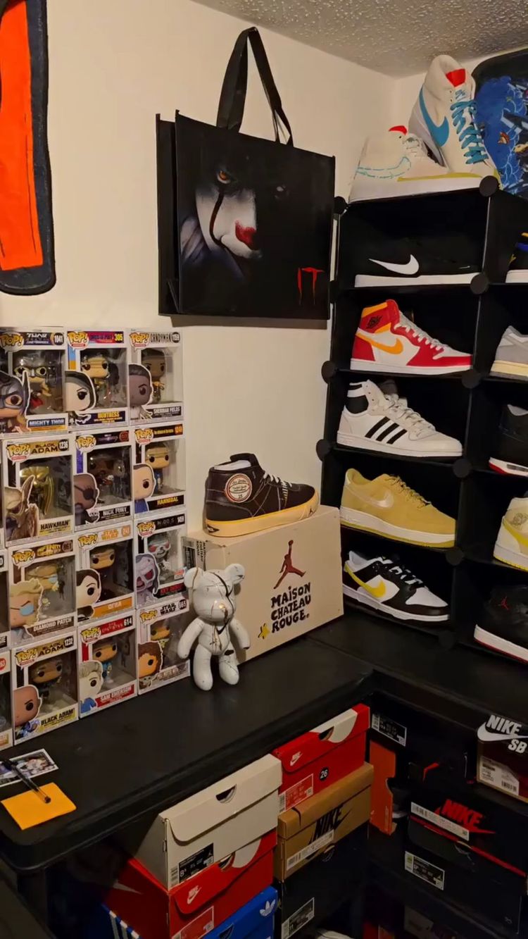 Live auction: 🔥🔥 New Nike Heat Fresh In 👀  by kevinskicks