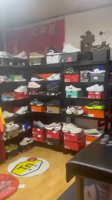 Live Sneakers auction: CPR TRAINERS 👟 £10 STARTS LOW RESERVES BUYERS GIVEAWAY 🎁have look in store some products on show by rabatelli