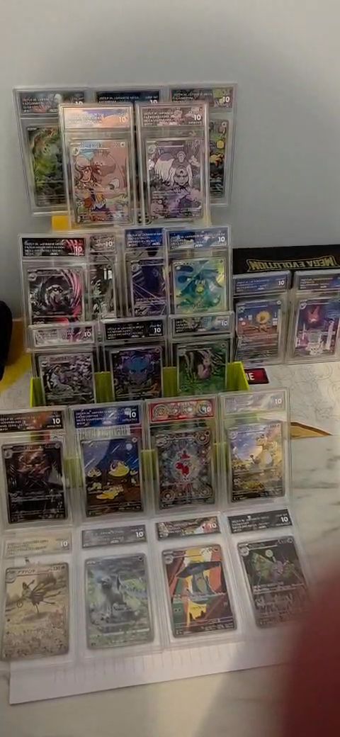 Live auction: grade 10 slab's........  30th Tin........25 spots by pokedin