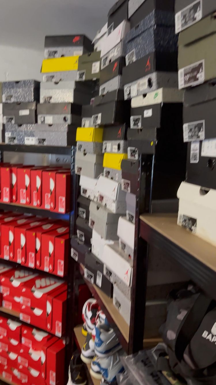 Live auction: TNS, J4s, p6000, asics, anti social club , north face coats and football boots  by limetkickz