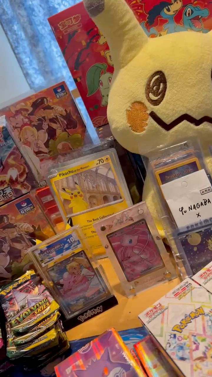 Live Trading Cards auction: Clearing my stock for…..👀 by pokenpop