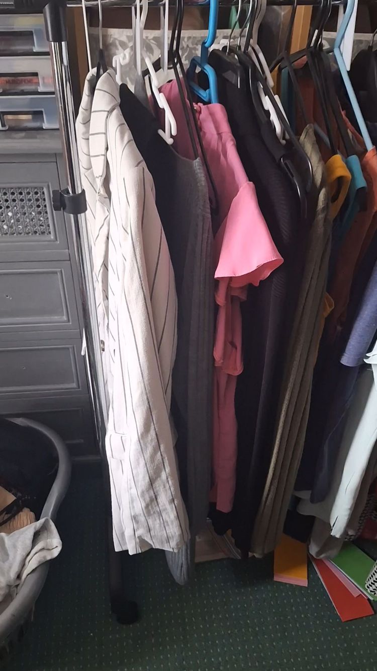 Live New Look auction: CLEARENCE HIGH STREET Womans Clothing  by sidehustlechar