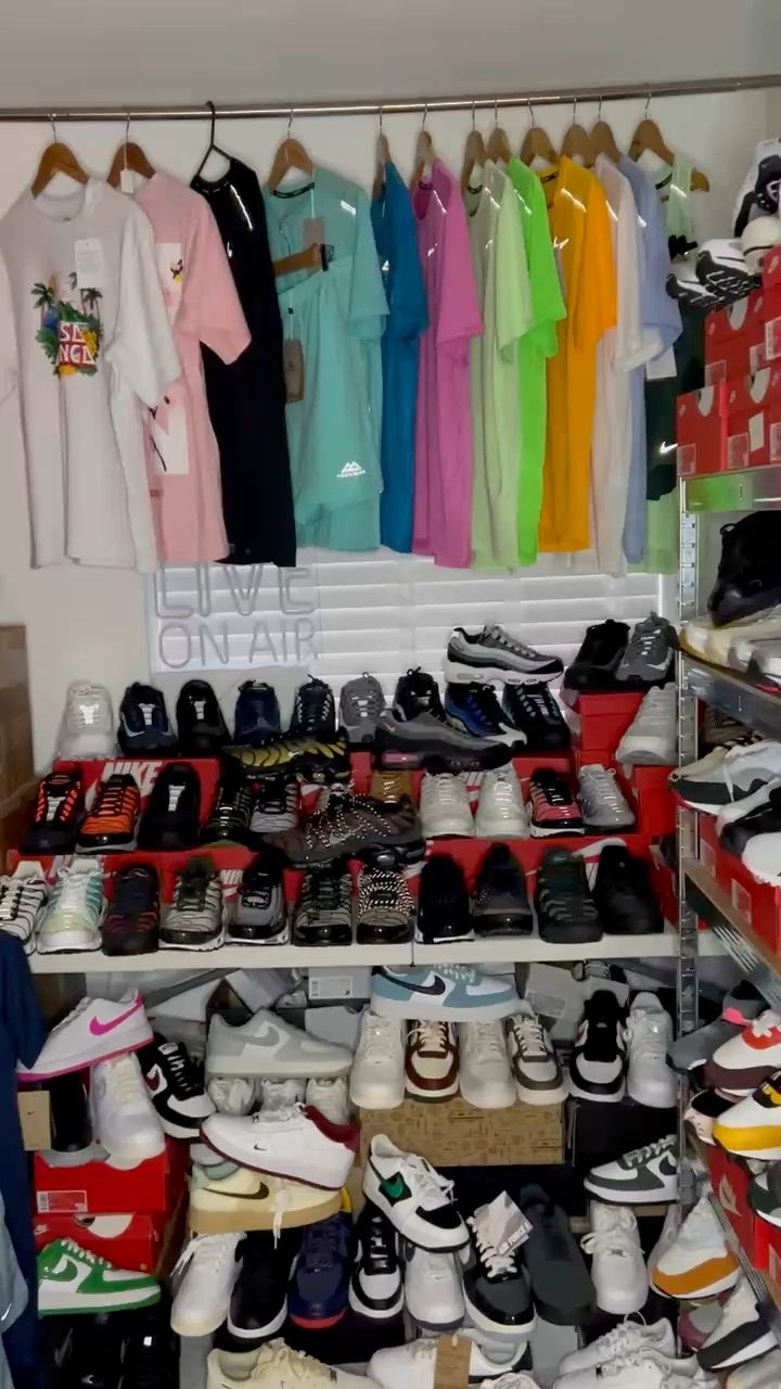 Live Sneakers auction: RESTOCK FRIDAY AIR FORCE 95 TN WOMENS KIDS SHOES + SETS & KIDS NORTH FACE ✅ by luxclobber