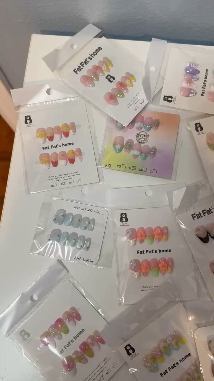 Live Beauty auction: Press-On Nails & More! Great Deals! by little_moon