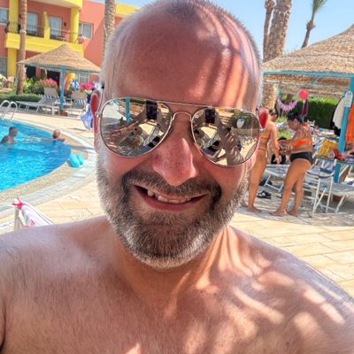 Profile picture of chowarduk