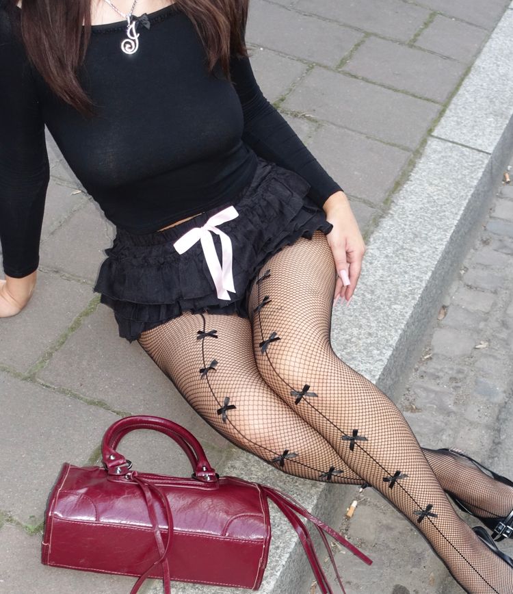 Profile picture of velvetnoir
